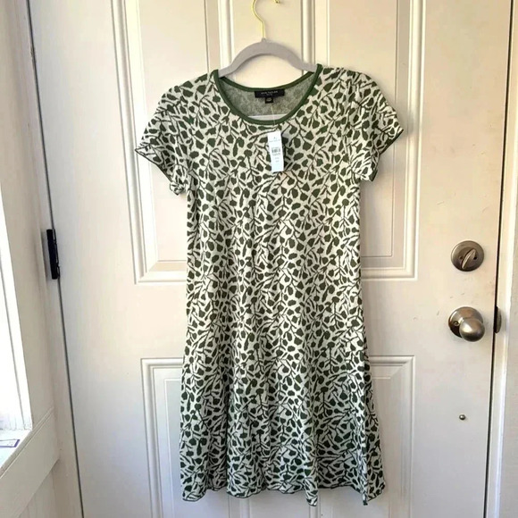 ANN TAYLOR women’s dress NWT Sz XXS Petite Cream and Green just lovely Knit-like - Picture 1 of 7